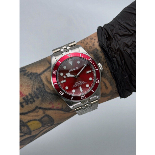Custom Seiko Mod • Red BB58 on Jubilee • 39mm